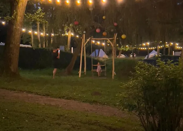 Luxusní stan Camp Fish, Parcele Kempingowe Z Wlasnym Namiotem, Przyczepa Lub Kamperem *