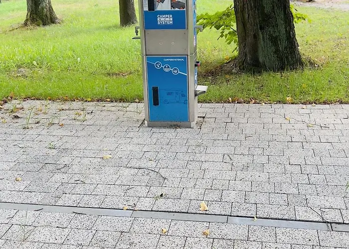 Luxusní stan Camp Fish, Parcele Kempingowe Z Wlasnym Namiotem, Przyczepa Lub Kamperem